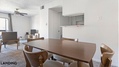 1071 Clayton Ln, Unit M1323 in Austin, TX - Foto de edificio - Building Photo