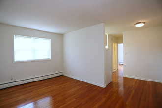 Falls Court Apartments in Baltimore, MD - Building Photo - Interior Photo