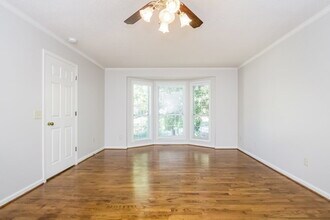 6858 Creekwood Dr in Douglasville, GA - Building Photo - Building Photo
