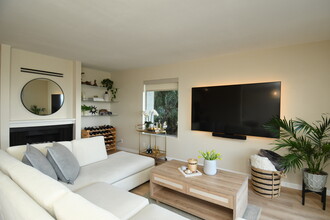 96 Anchorage Rd, Unit 96 Anchorage in Sausalito, CA - Building Photo - Building Photo