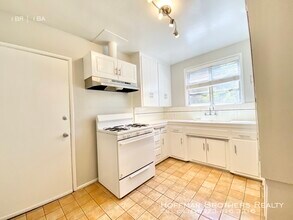 1911 N Las Palmas Ave-Unit -1A in Los Angeles, CA - Building Photo - Building Photo