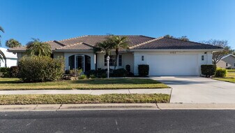 1702 Kilruss Dr in Venice, FL - Building Photo