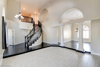 8623 Golden Canyon Rd in Las Vegas, NV - Building Photo - Building Photo