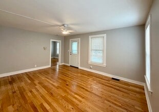 609 1st St in Libertyville, IL - Building Photo - Building Photo