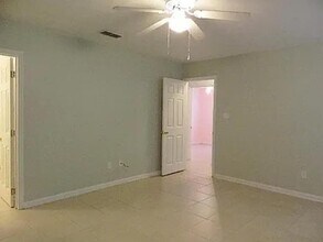 7323 Hollis St in Tallahassee, FL - Building Photo - Building Photo