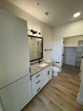 2343 Portman Ave, Unit 4107 in Fort Worth, TX - Foto de edificio - Building Photo