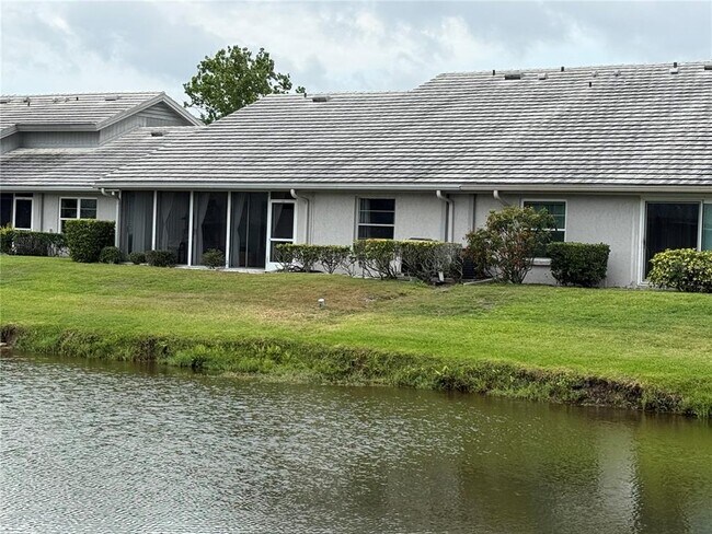 5371 Crestlake Blvd in Sarasota, FL - Building Photo - Building Photo
