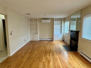 6 Windsor Mews in Middletown, NY - Building Photo - Building Photo