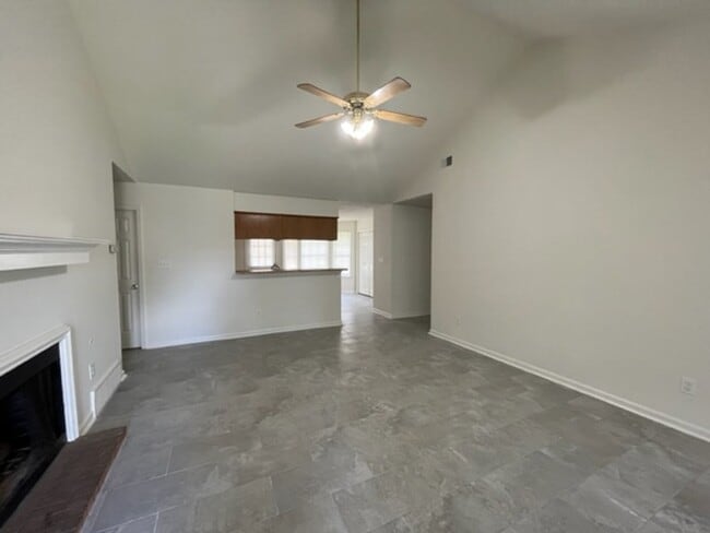 7055 Hampton Dr in Horn Lake, MS - Building Photo - Building Photo