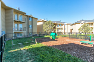 Colony Hills Apartments in Colorado Springs, CO - Building Photo - Building Photo