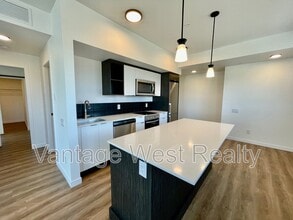 615-615 Rutland Rd N in Kelowna, BC - Building Photo - Building Photo