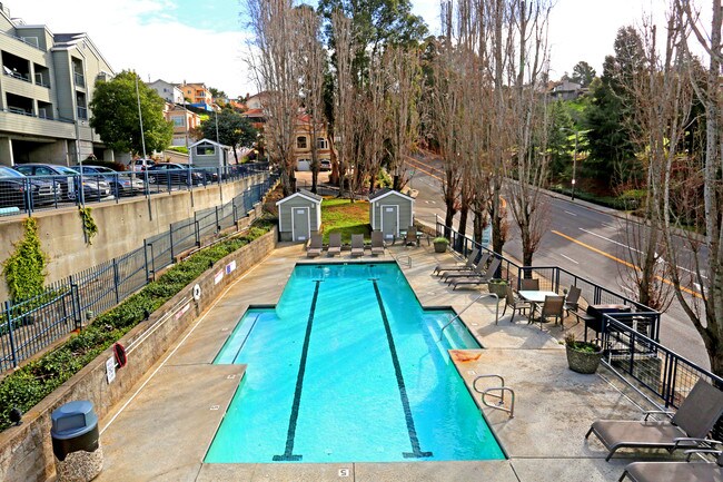 Hillcrest Apartment Homes in Hayward, CA - Building Photo - Building Photo