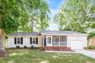 6226 Rockshire Dr in Charlotte, NC - Building Photo