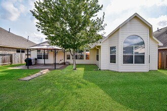 13007 Northwood Glen Ln in Tomball, TX - Building Photo - Building Photo