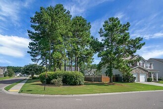 334 Albrighton Way in Moncks Corner, SC - Building Photo - Building Photo