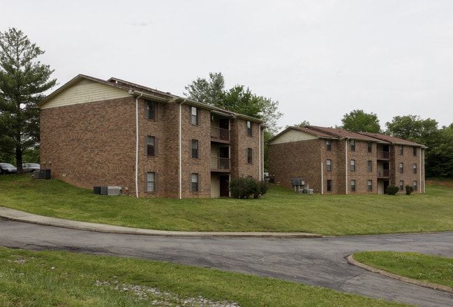 Roundtree Manor in Fairview, TN - Building Photo - Building Photo