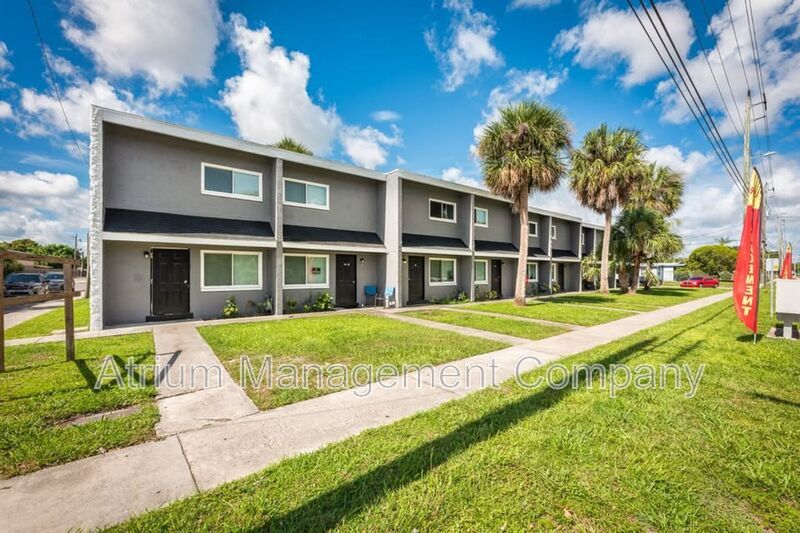 825 E University Blvd in Melbourne, FL - Building Photo
