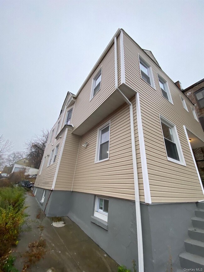 218 Washington St in Mount Vernon, NY - Building Photo - Building Photo