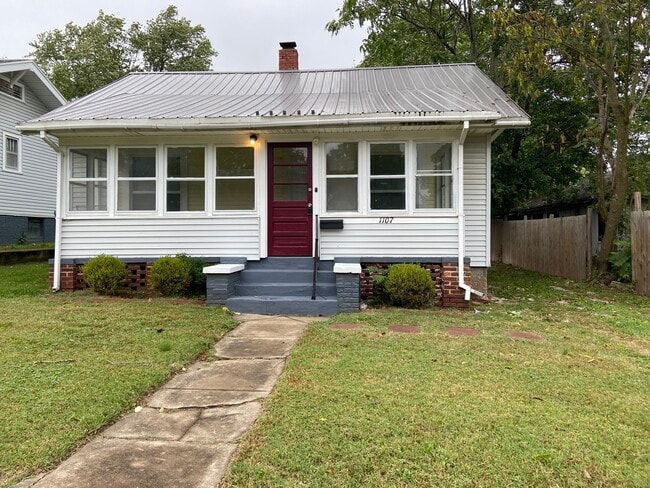 property at 1107 W Scott St