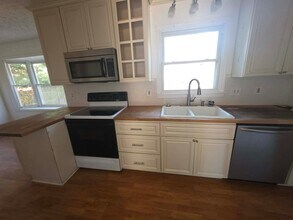 5700 Nassau Dr in Fayetteville, NC - Building Photo - Building Photo