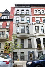 59 W 69th St in New York, NY - Building Photo - Building Photo