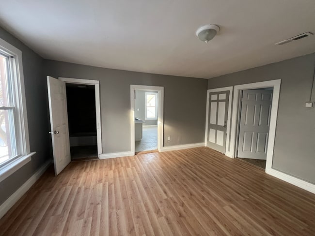 1817 N 22nd St in Milwaukee, WI - Foto de edificio - Building Photo