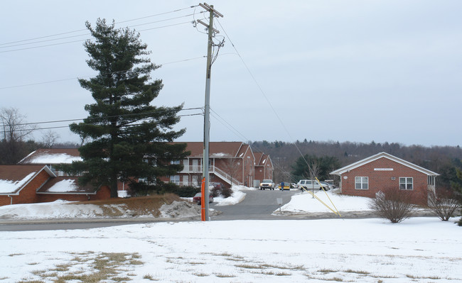 College Court Apartments in State College, PA - Building Photo - Building Photo