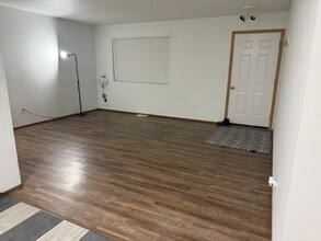 5569 S Vesel Ct in Freeland, WA - Building Photo - Building Photo