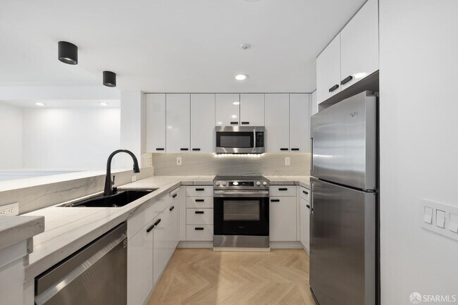403 Main St in San Francisco, CA - Building Photo - Building Photo