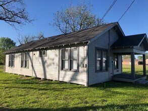 3022 School St in Needville, TX - Building Photo - Building Photo