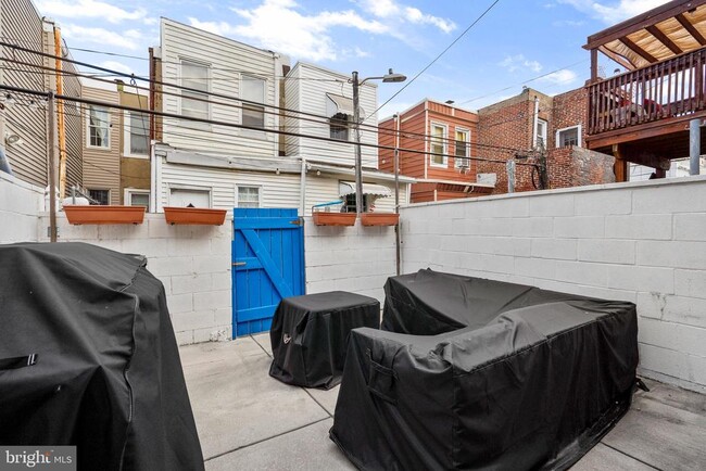 207 Daly St in Philadelphia, PA - Foto de edificio - Building Photo