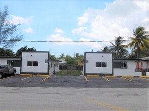 50-60 NW 71st St in Miami, FL - Building Photo - Building Photo