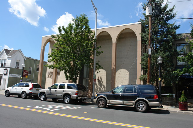 Athenian Arms in Roselle Park, NJ - Foto de edificio - Building Photo