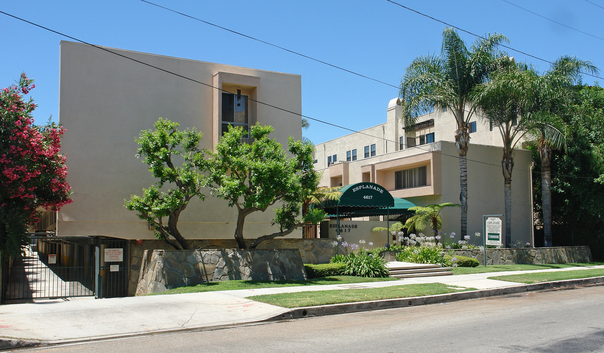 The Esplanade in Sherman Oaks, CA - Building Photo