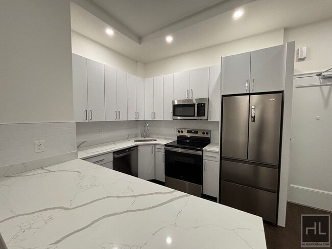 WEST 68 STREET, Unit 1E in New York, NY - Building Photo - Building Photo