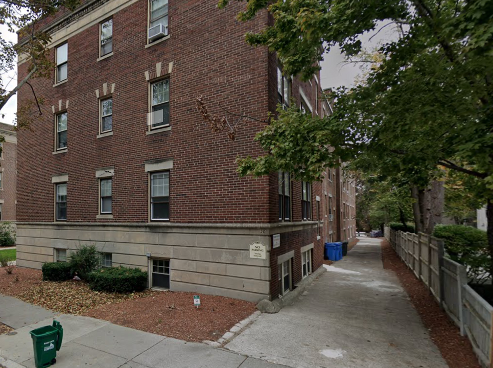 18 Alton Pl, Unit #5 in Brookline, MA - Foto de edificio