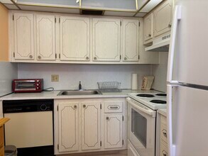 115 Camden E in West Palm Beach, FL - Building Photo - Building Photo
