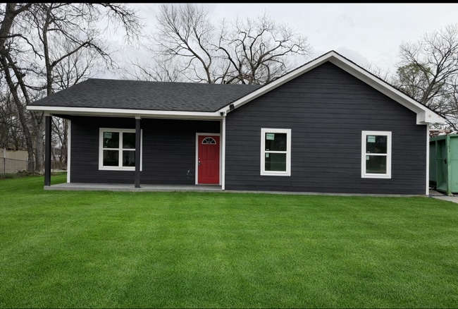 property at 2656 Locust Ave