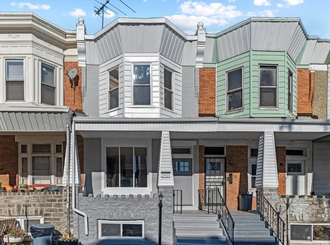 property at 2921 W Oxford St