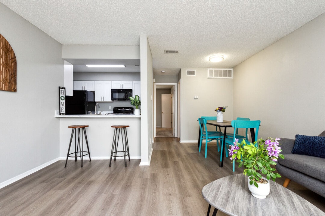 Stonehill - NEW UPGRADES! in Killeen, TX - Foto de edificio