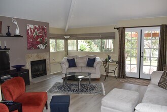 12292 Paseo Lucido in San Diego, CA - Building Photo - Building Photo