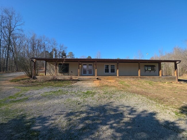 property at 233 MacArthur Ln