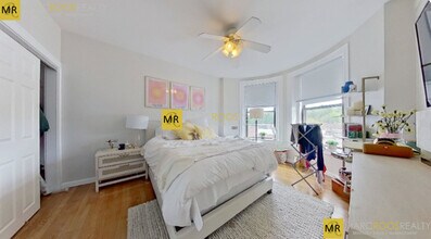 1958 Beacon St, Unit 3 in Boston, MA - Building Photo - Building Photo