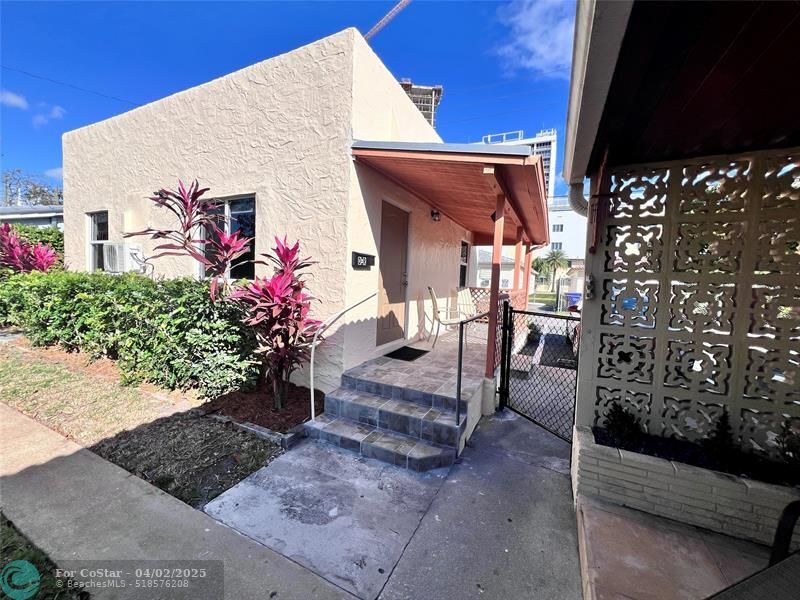 1717 Jackson St in Hollywood, FL - Building Photo
