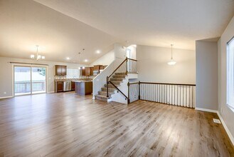 20817 Parker Street in Omaha, NE - Building Photo - Building Photo