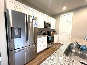 35301 Fairfield Ct in Saint Helens, OR - Building Photo - Building Photo