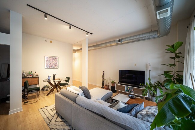 910 W Madison St in Chicago, IL - Building Photo - Building Photo