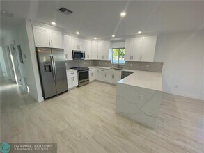 2635 NE 17th St in Pompano Beach, FL - Building Photo - Building Photo