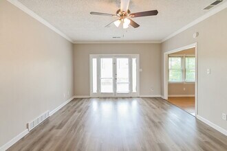 4463 Whispering Bend Dr in Memphis, TN - Building Photo - Building Photo