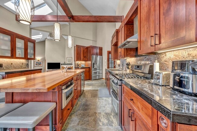 914 Jennifer St in Incline Village, NV - Foto de edificio - Building Photo